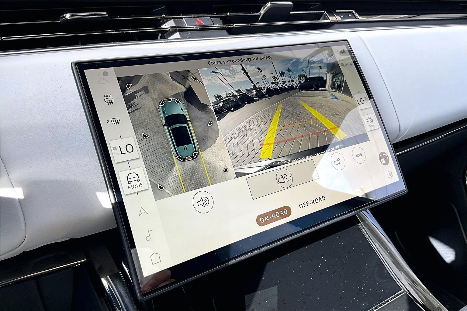 Used 2025 Land Rover Range Rover Sport image 21