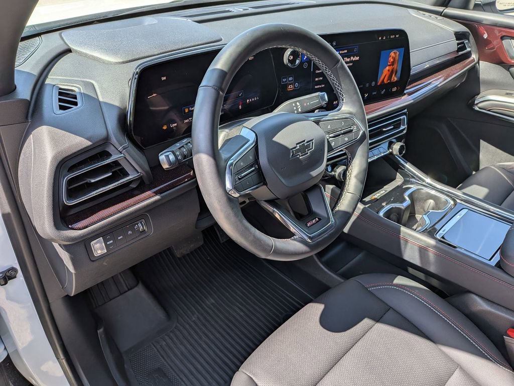 Used 2025 Chevrolet Traverse Z71 w/ Driver Confidence Package image 17