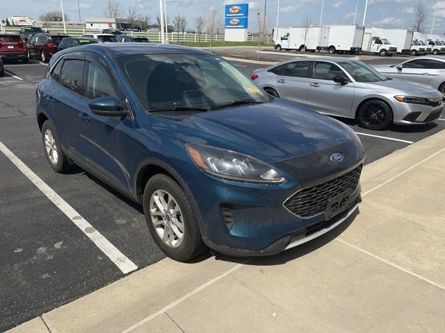 Used 2020 Ford Escape SE image 3