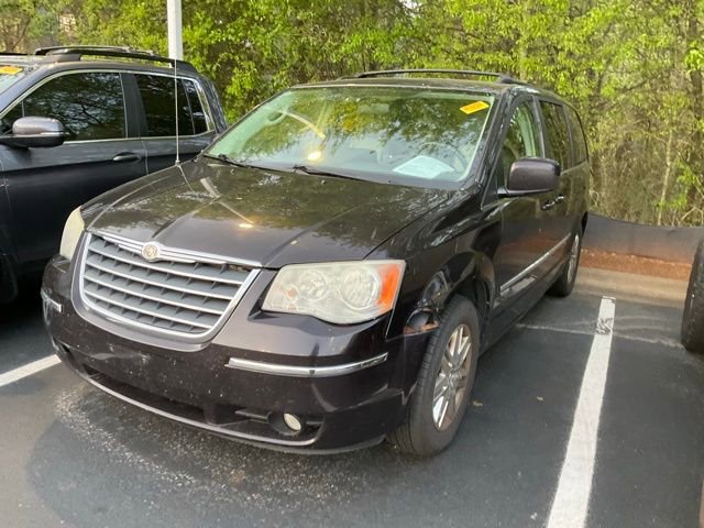 Used 2010 Chrysler Town & Country Touring image 11