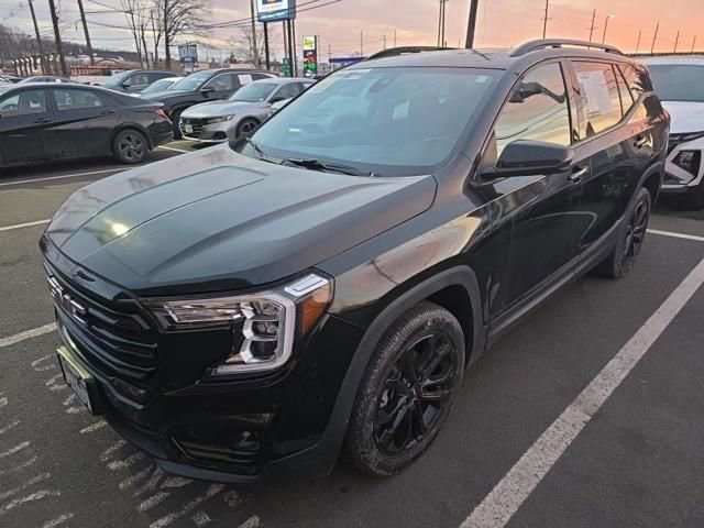 Used 2022 GMC Terrain SLT w/ Tech Package image 13