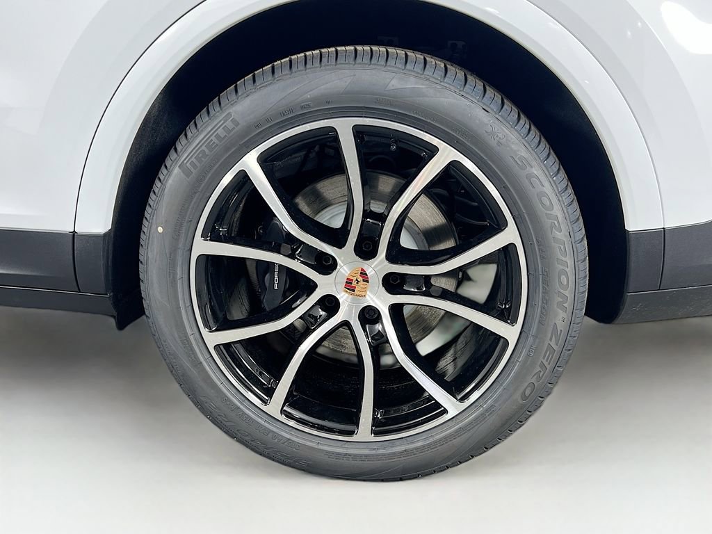 New 2026 Porsche Cayenne image 33