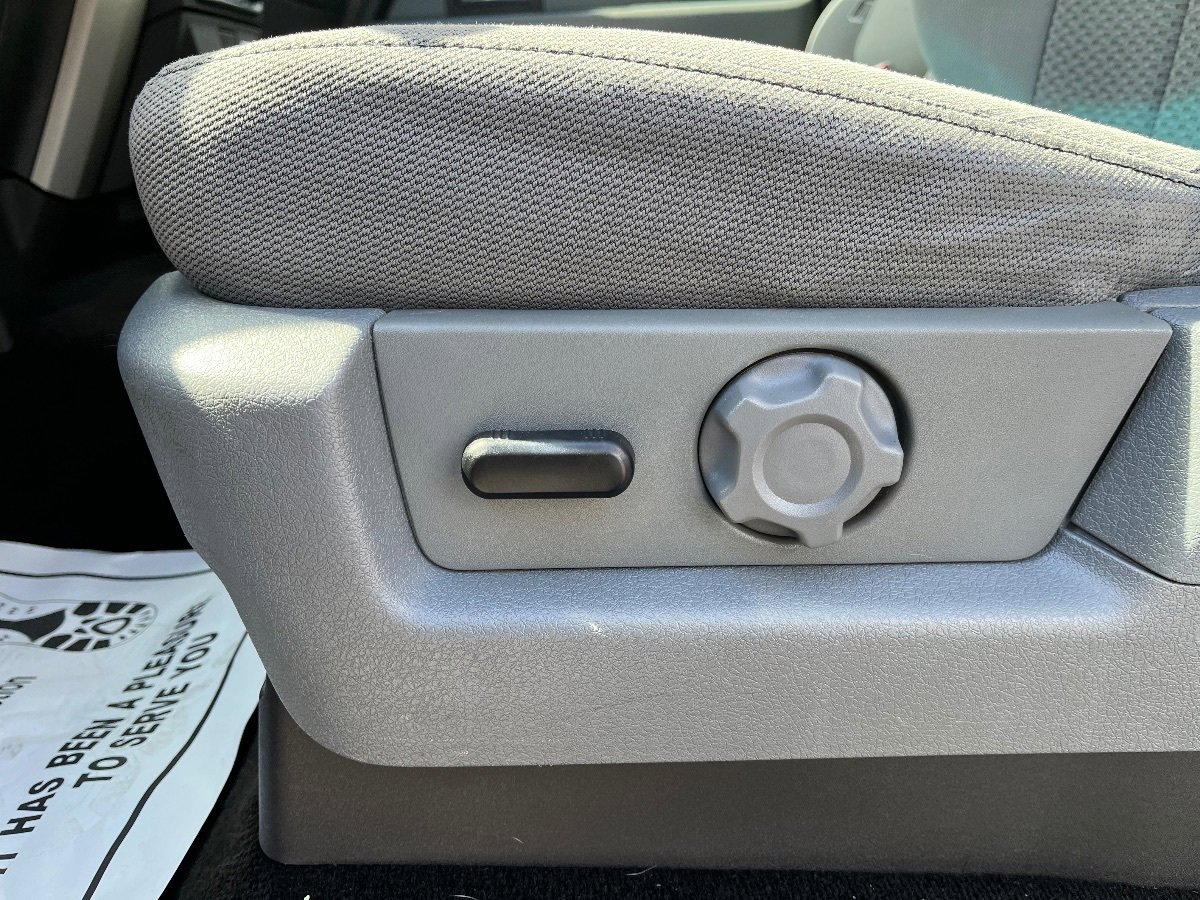 Used 2013 Ford F150 XLT w/ Mid Equipment Group RWD image 24