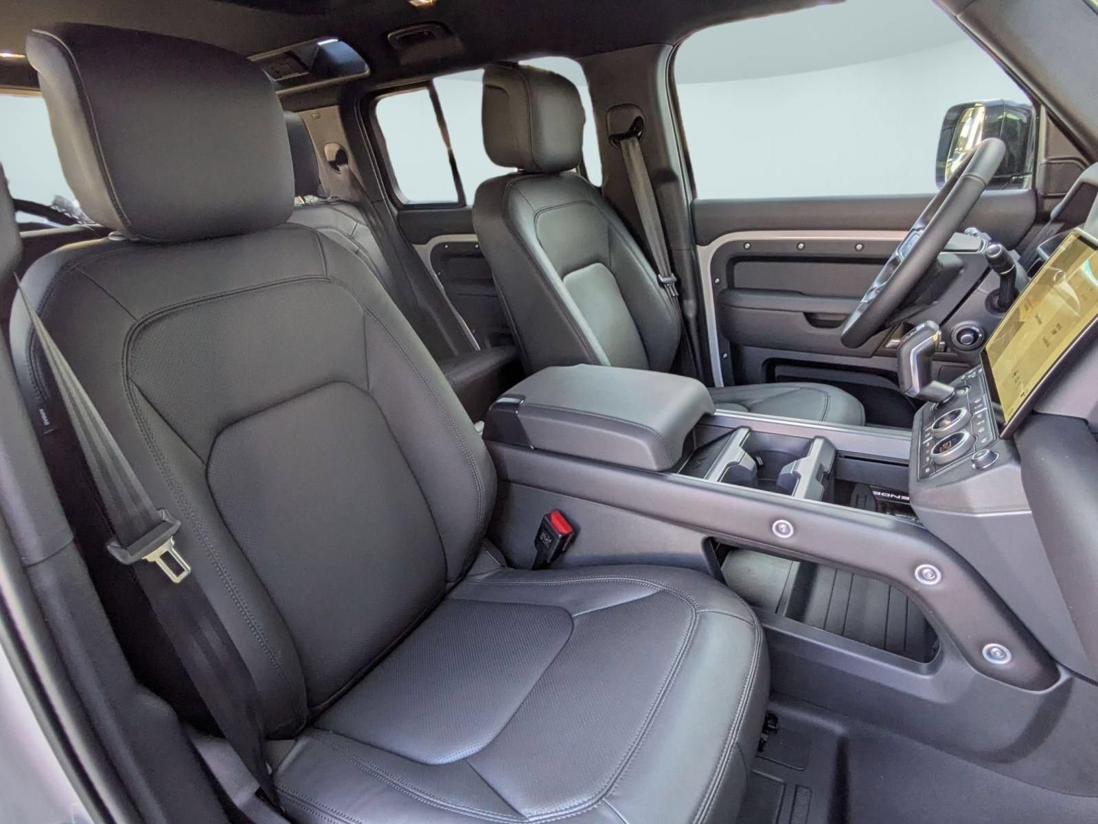 New 2026 Land Rover Defender 110 X-Dynamic SE AWD/4WD image 30