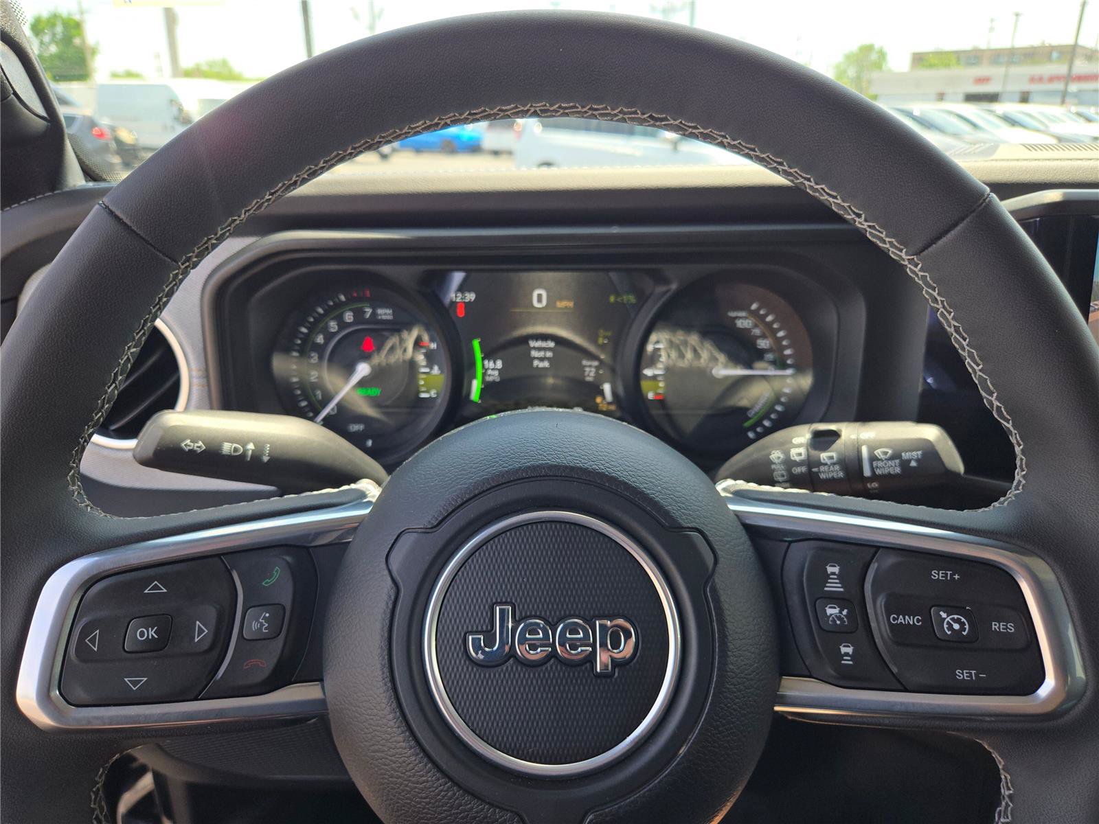 Certified 2025 Jeep Wrangler Unlimited Sahara AWD/4WD image 32