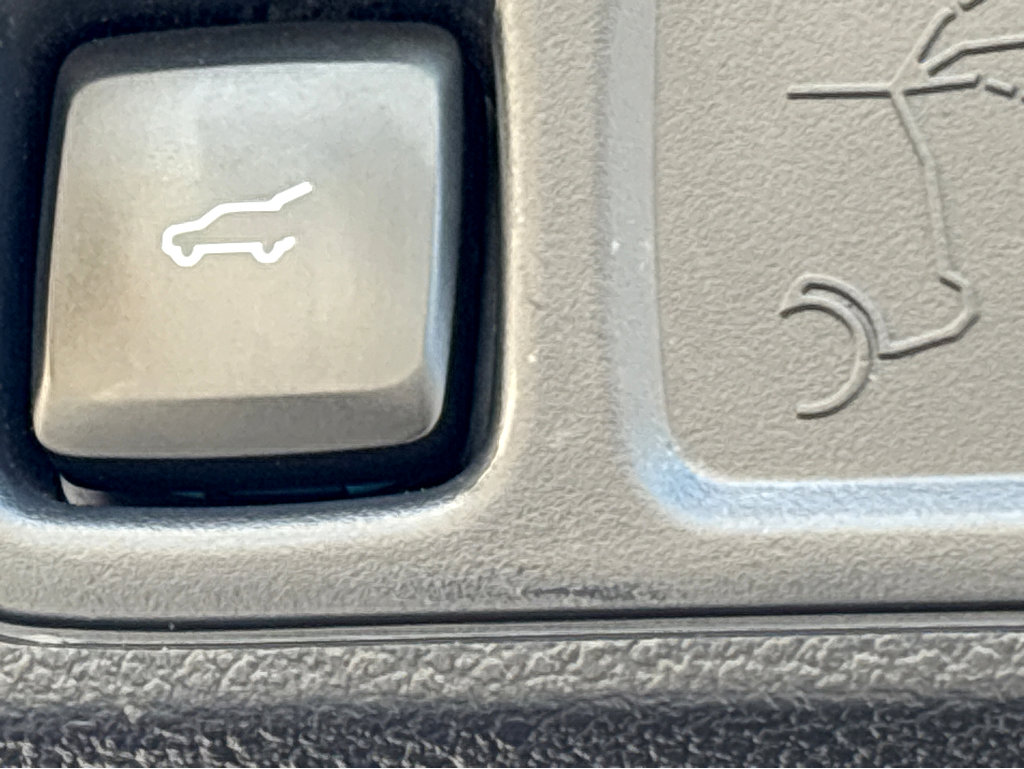 Used 2024 Ford Expedition XLT image 21