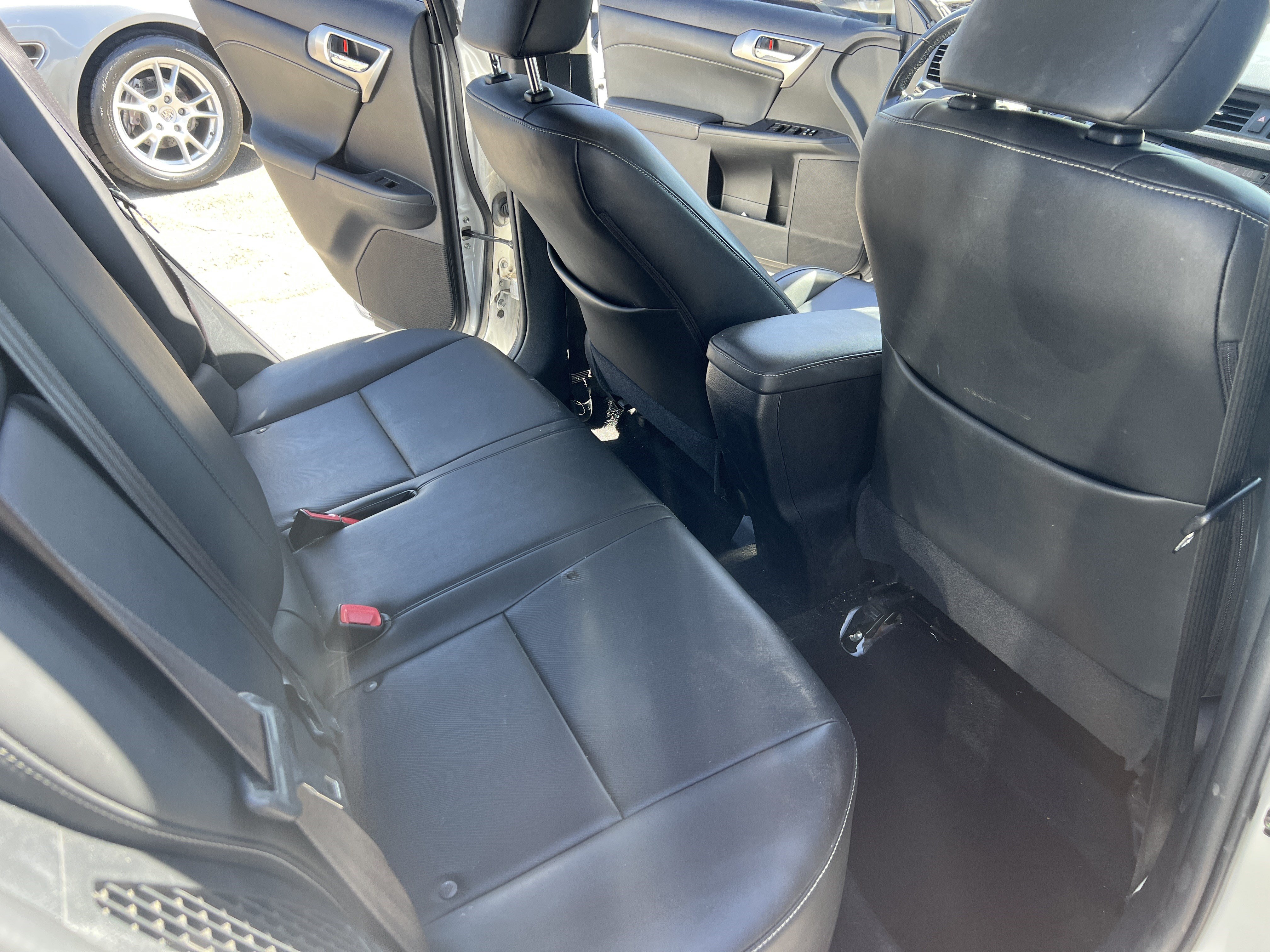 Used 2015 Lexus CT 200h FWD image 17