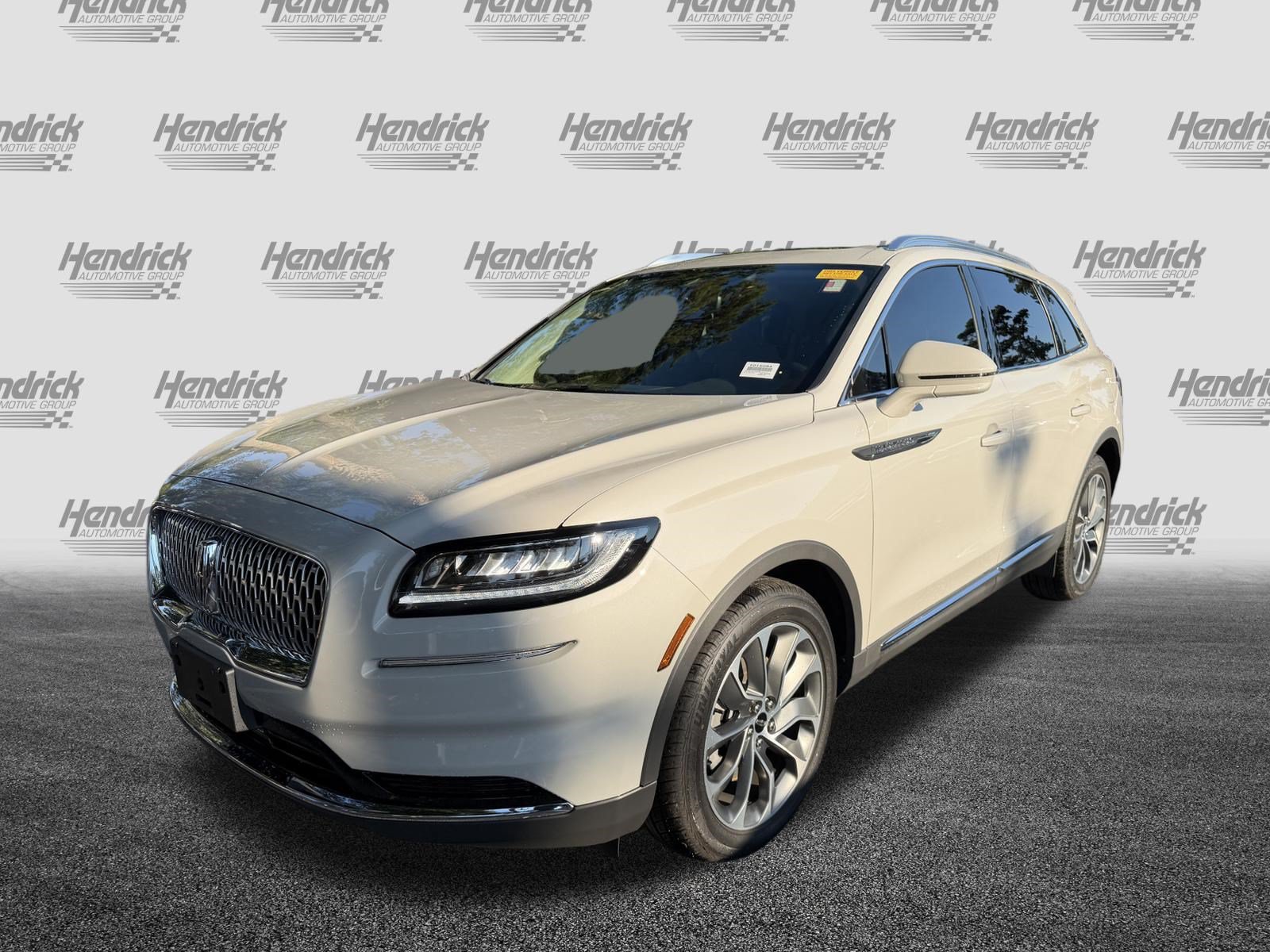 Used 2023 Lincoln Nautilus Reserve FWD image 5