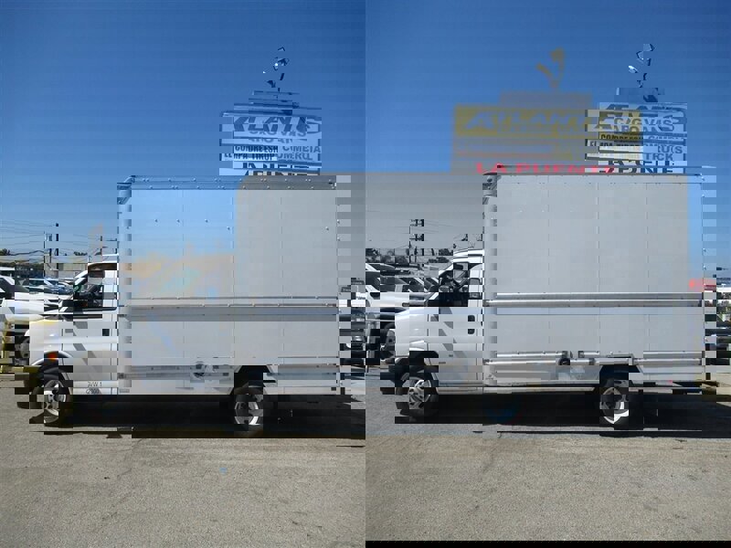 Used 2021 GMC Savana 3500 Extended w/ Power Convenience Package image 2