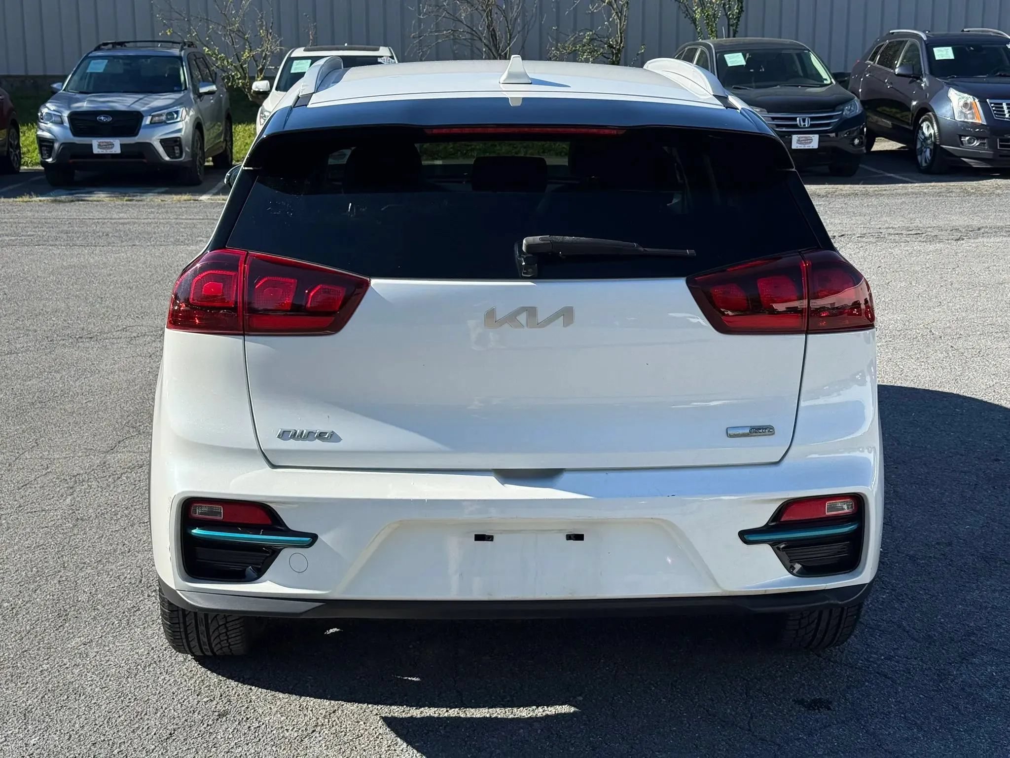 Used 2022 Kia Niro EX w/ Cold Weather Package FWD image 4