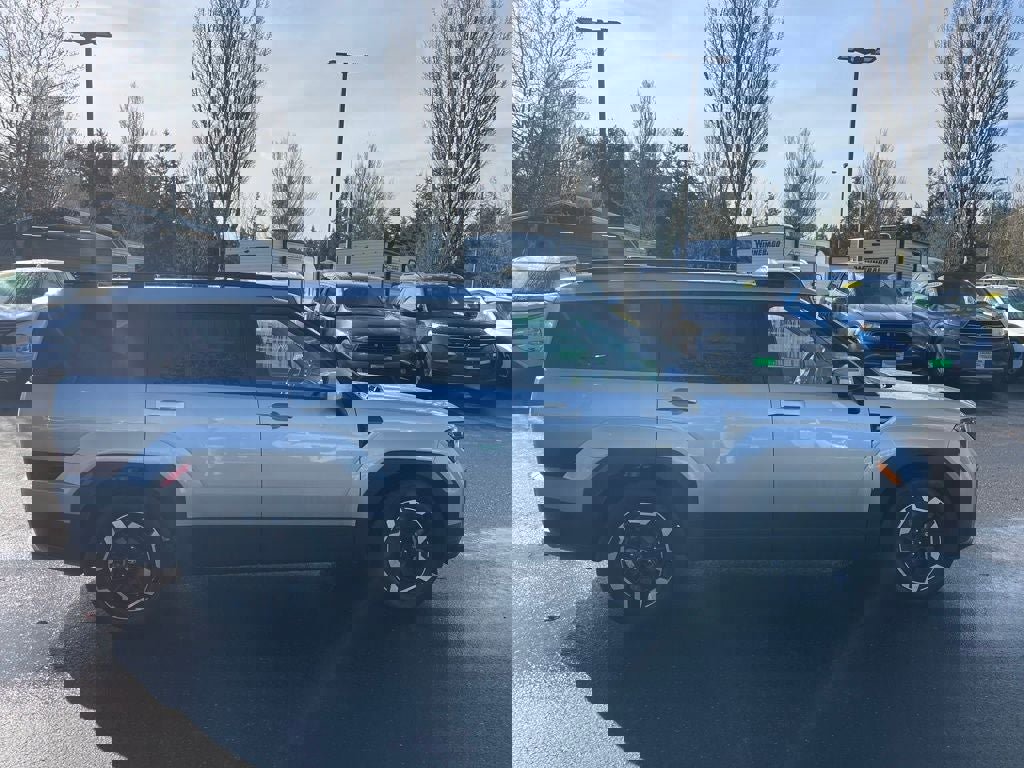 Used 2024 Hyundai Santa Fe SEL image 2