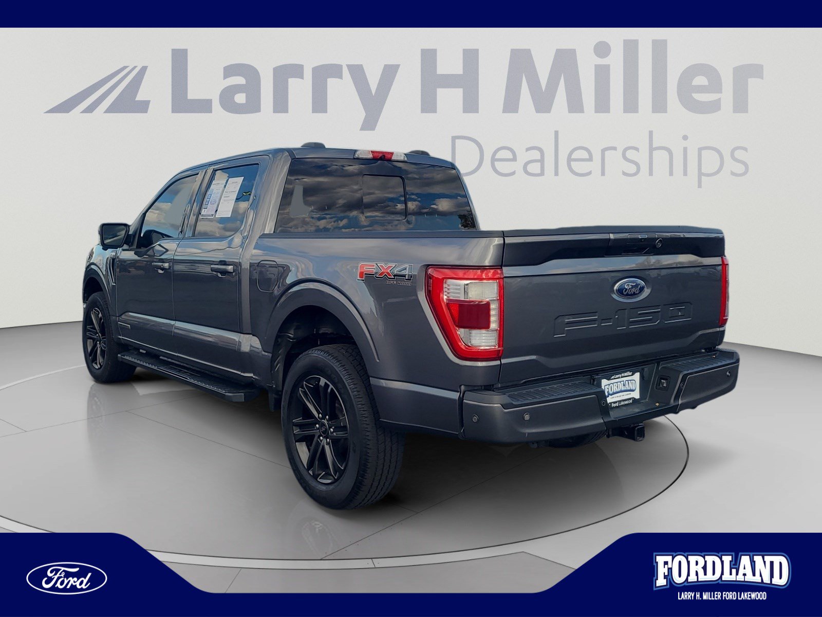 Used 2021 Ford F150 Lariat w/ Equipment Group 502A High AWD/4WD image 3