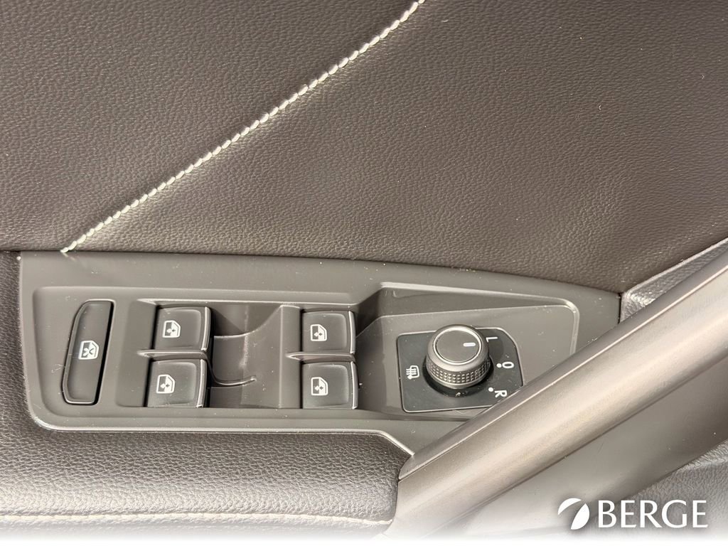 Used 2022 Volkswagen Tiguan SE image 19