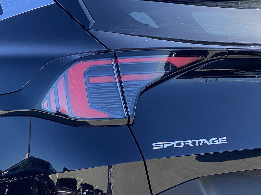 New 2026 Kia Sportage EX FWD image 4