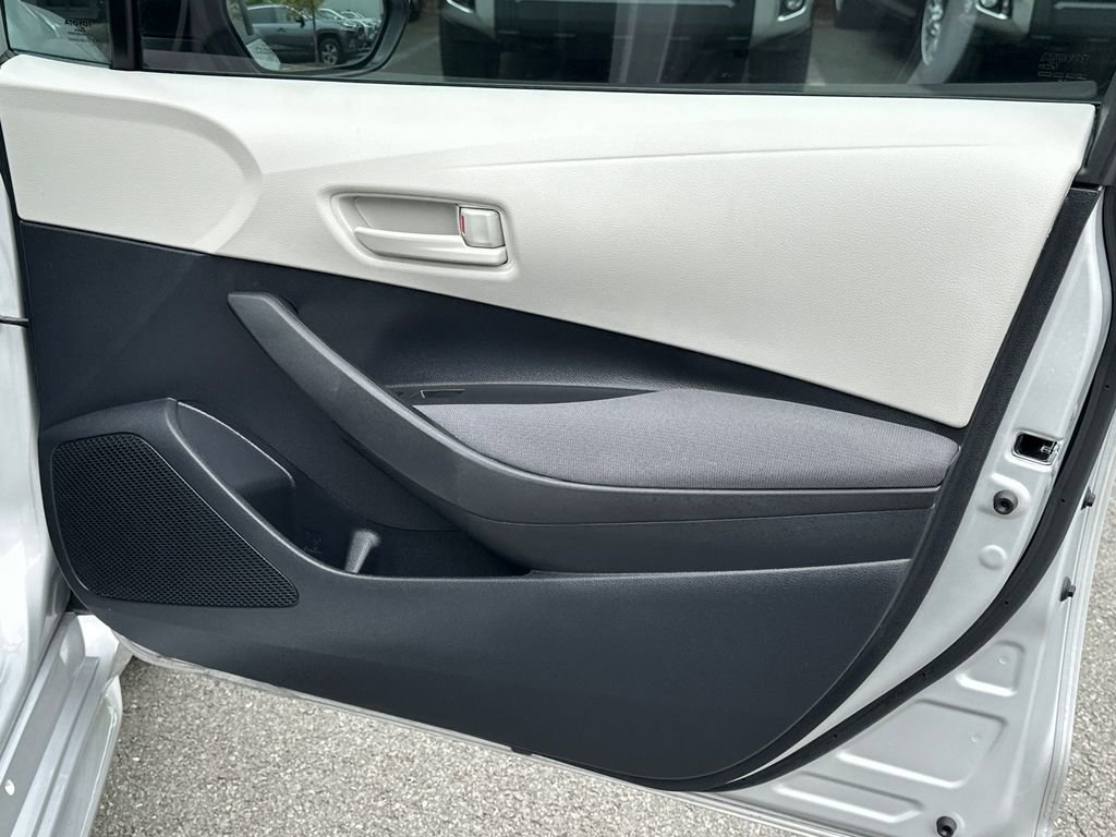 Used 2024 Toyota Corolla LE FWD image 12