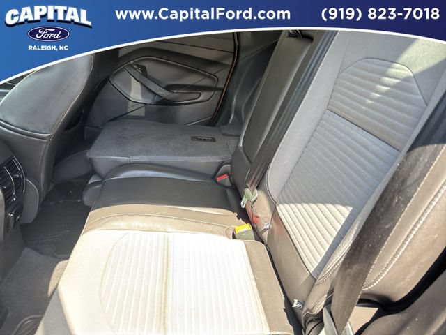 Used 2017 Ford Escape SE w/ SE Sport Appearance Package AWD/4WD image 18