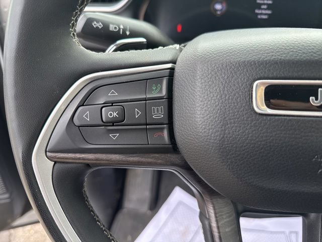 Used 2023 Jeep Grand Cherokee L Limited w/ Luxury Tech Group II AWD/4WD image 17