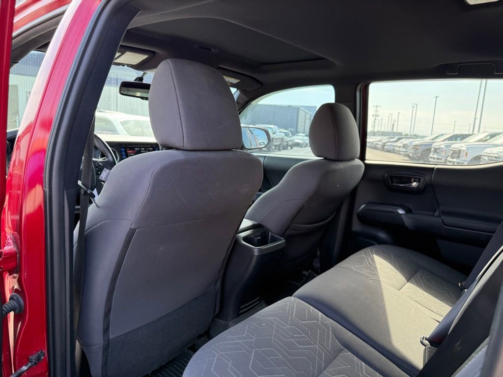 Used 2017 Toyota Tacoma TRD Sport AWD/4WD image 8