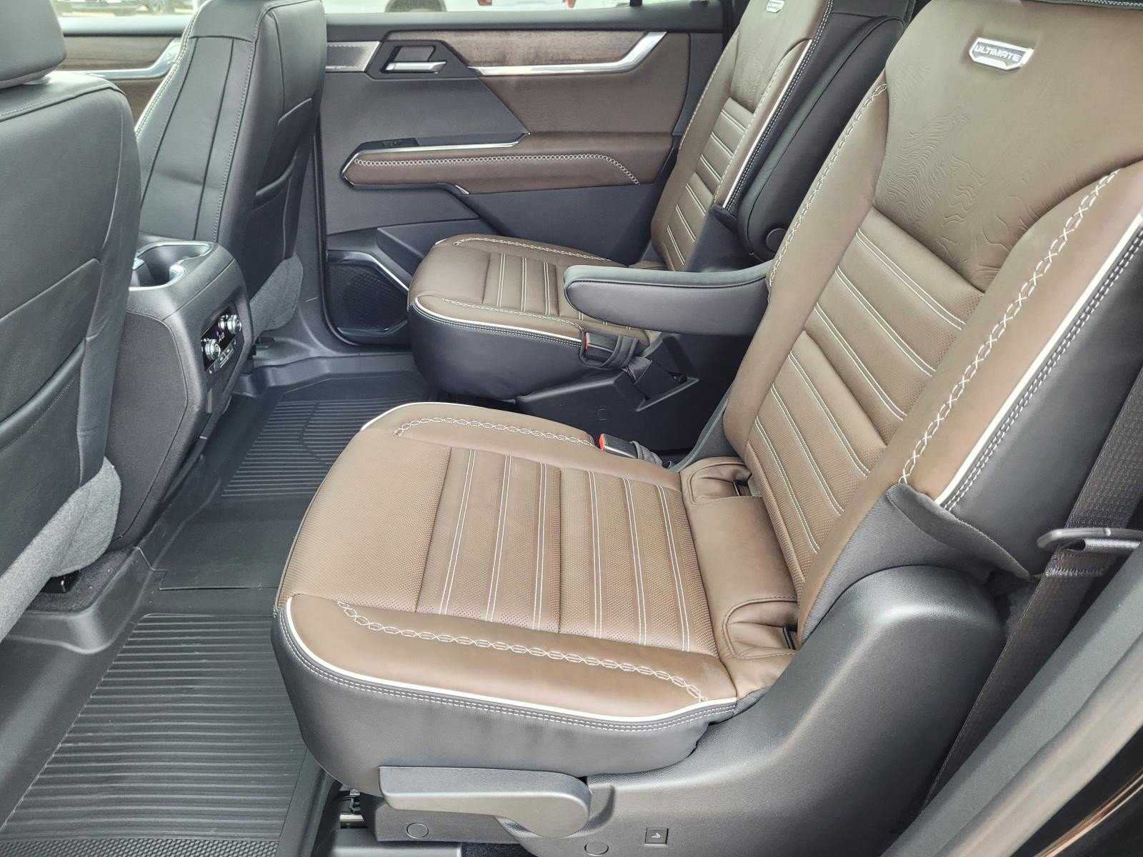 New 2026 GMC Acadia Denali Ultimate w/ LPO, Floor Liner Package AWD/4WD image 12