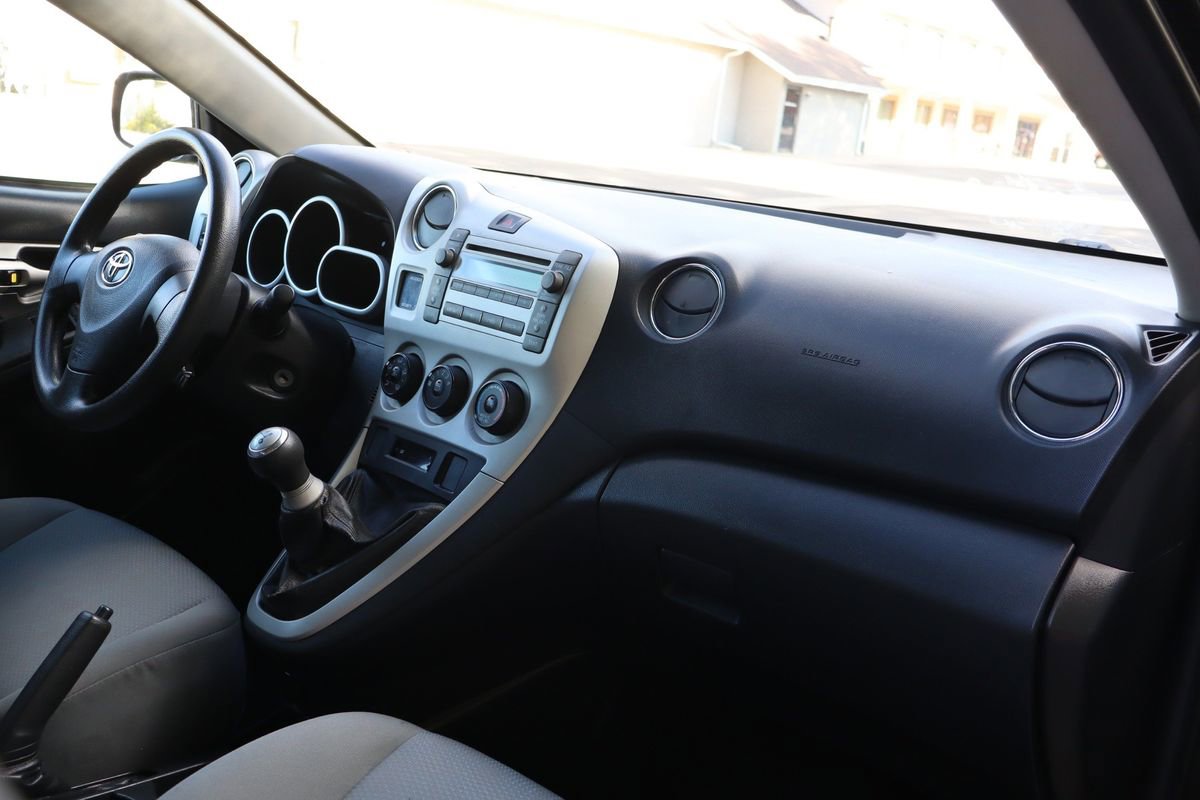 Used 2010 Toyota Matrix image 17