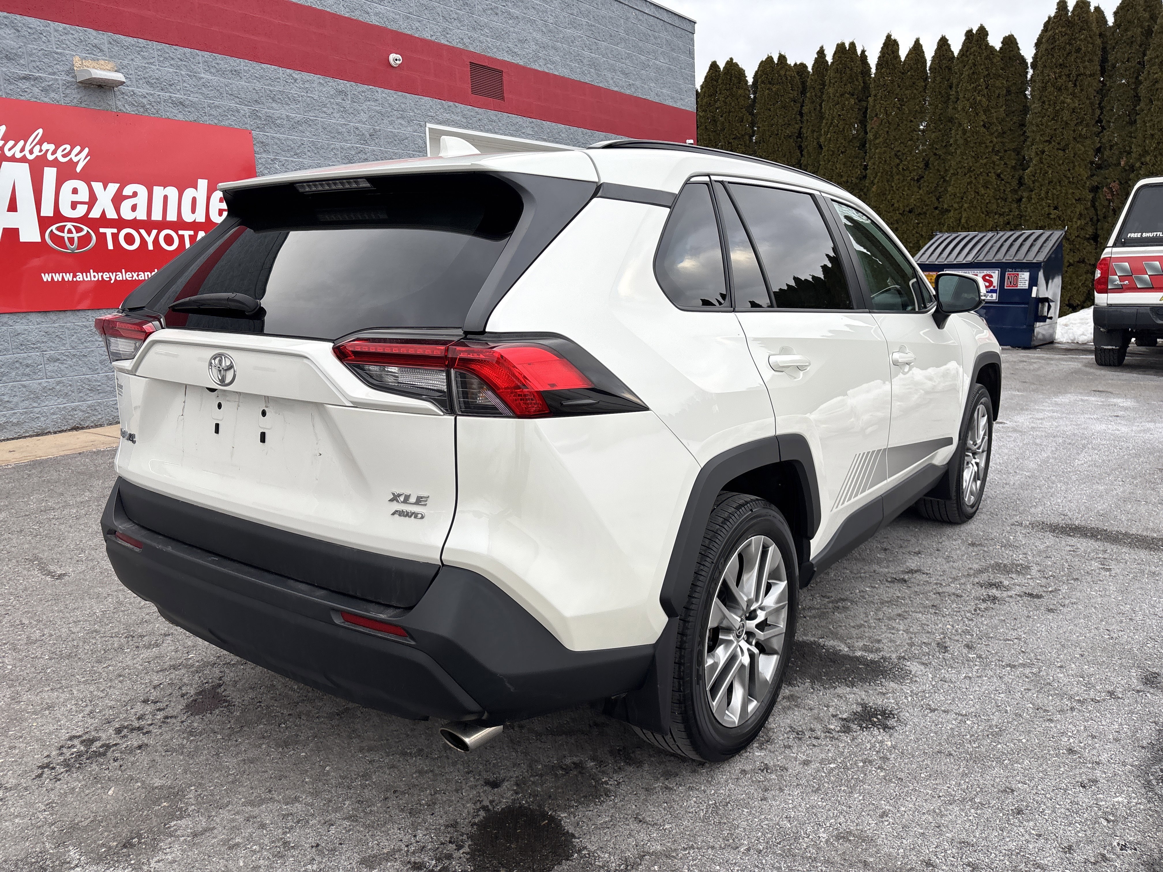 Certified 2022 Toyota RAV4 XLE Premium image 3
