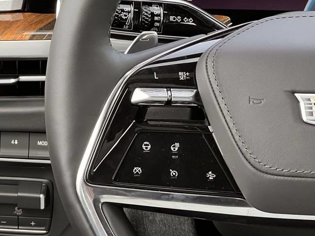 New 2026 Cadillac Escalade ESV Platinum Sport w/ LPO, Floor Liner Package AWD/4WD image 13