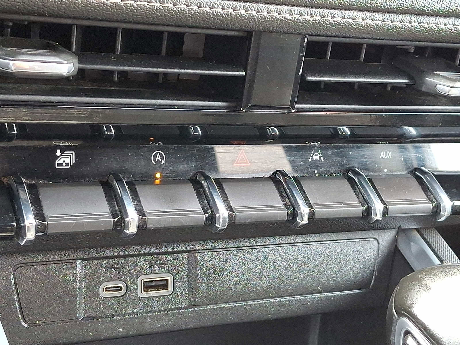 Used 2023 Chevrolet Colorado LT w/ LT Convenience Package image 21