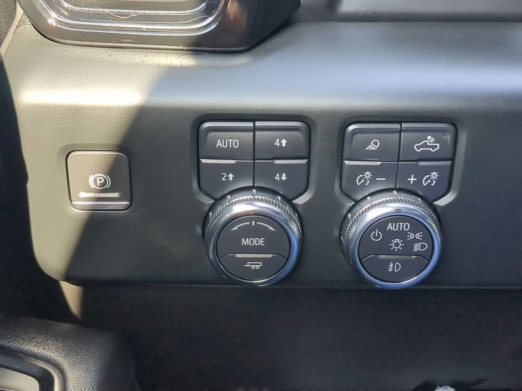 Used 2023 GMC Sierra 1500 AT4 w/ AT4 Premium Package AWD/4WD image 21