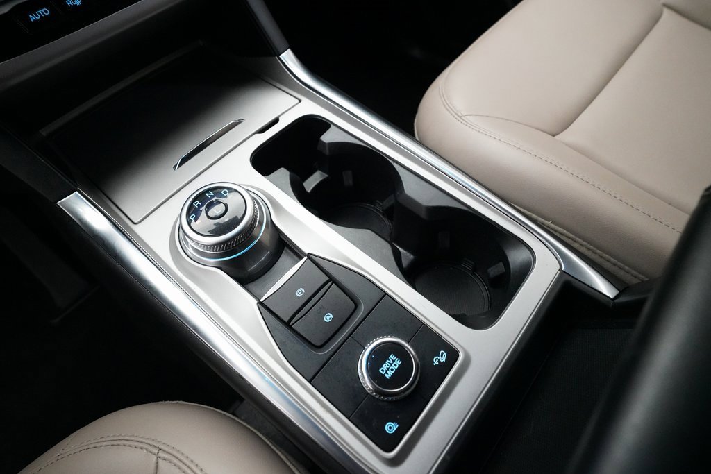 Used 2023 Ford Explorer XLT w/ Equipment Group 202A image 18