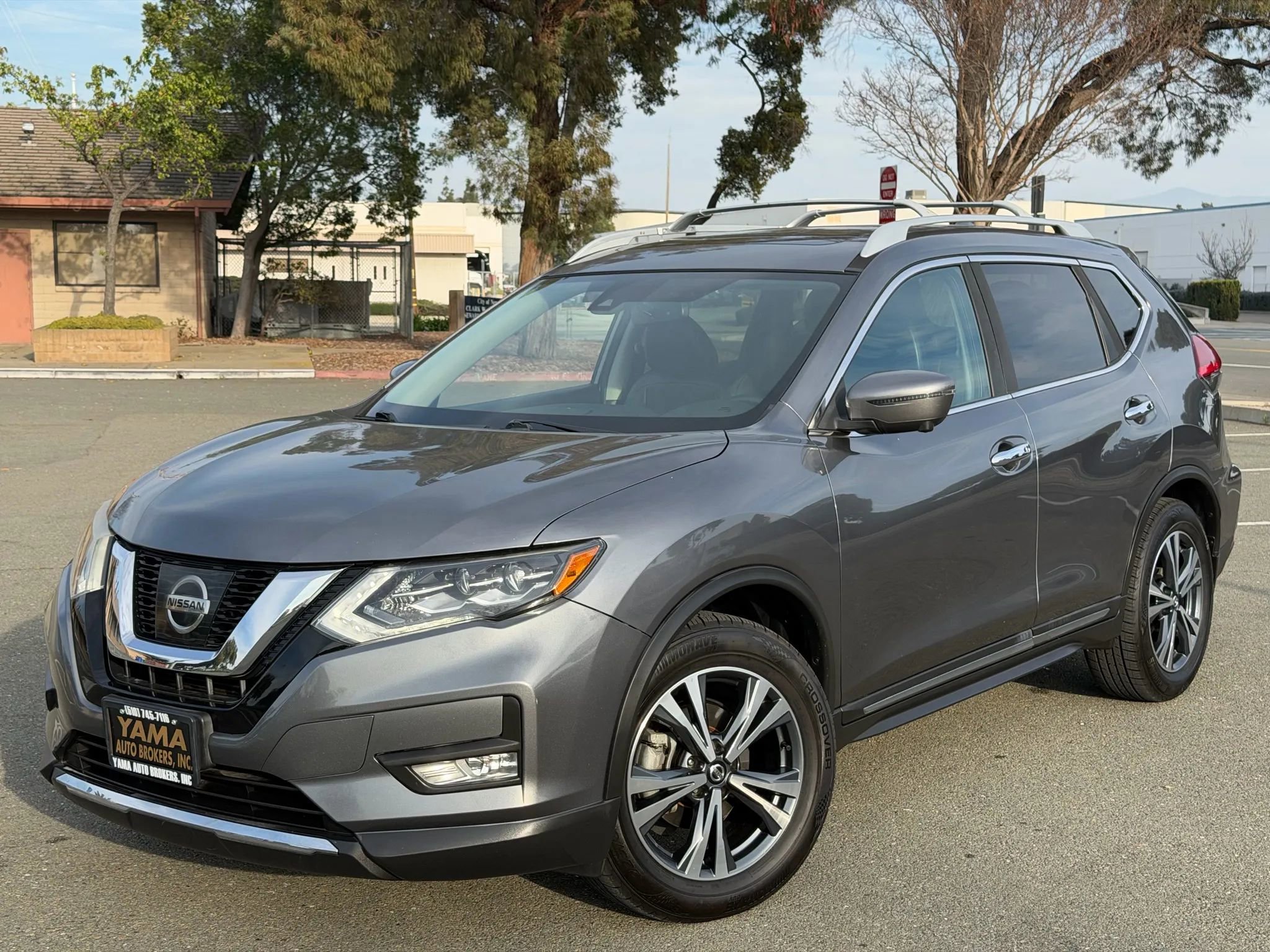 Used 2017 Nissan Rogue SL w/ SL Premium Package