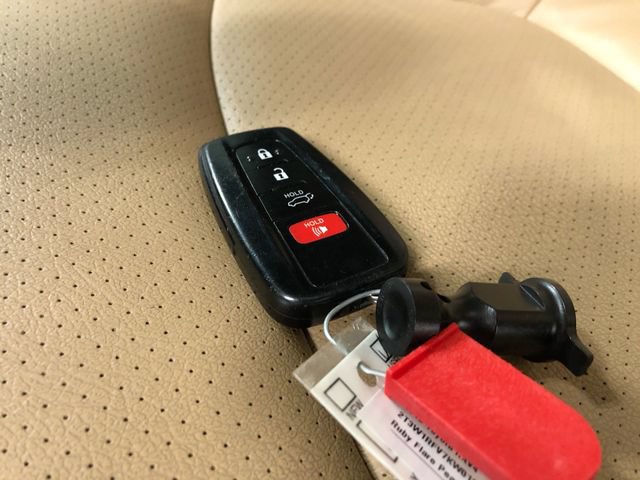 Used 2019 Toyota RAV4 XLE w/ Convenience Package FWD image 30
