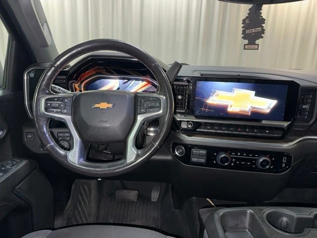 Used 2022 Chevrolet Silverado 1500 LT AWD/4WD image 18