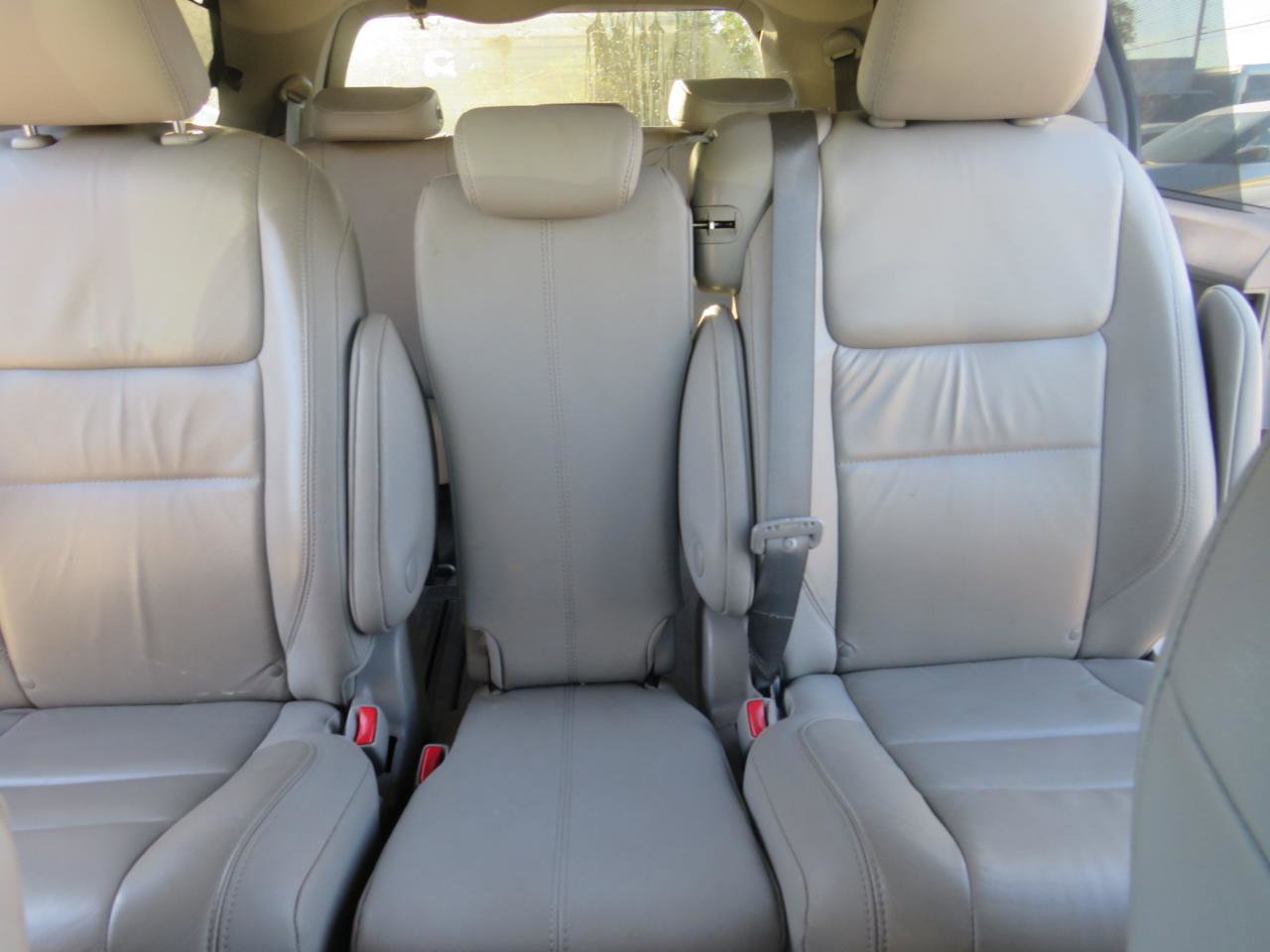 Used 2018 Toyota Sienna XLE FWD image 36