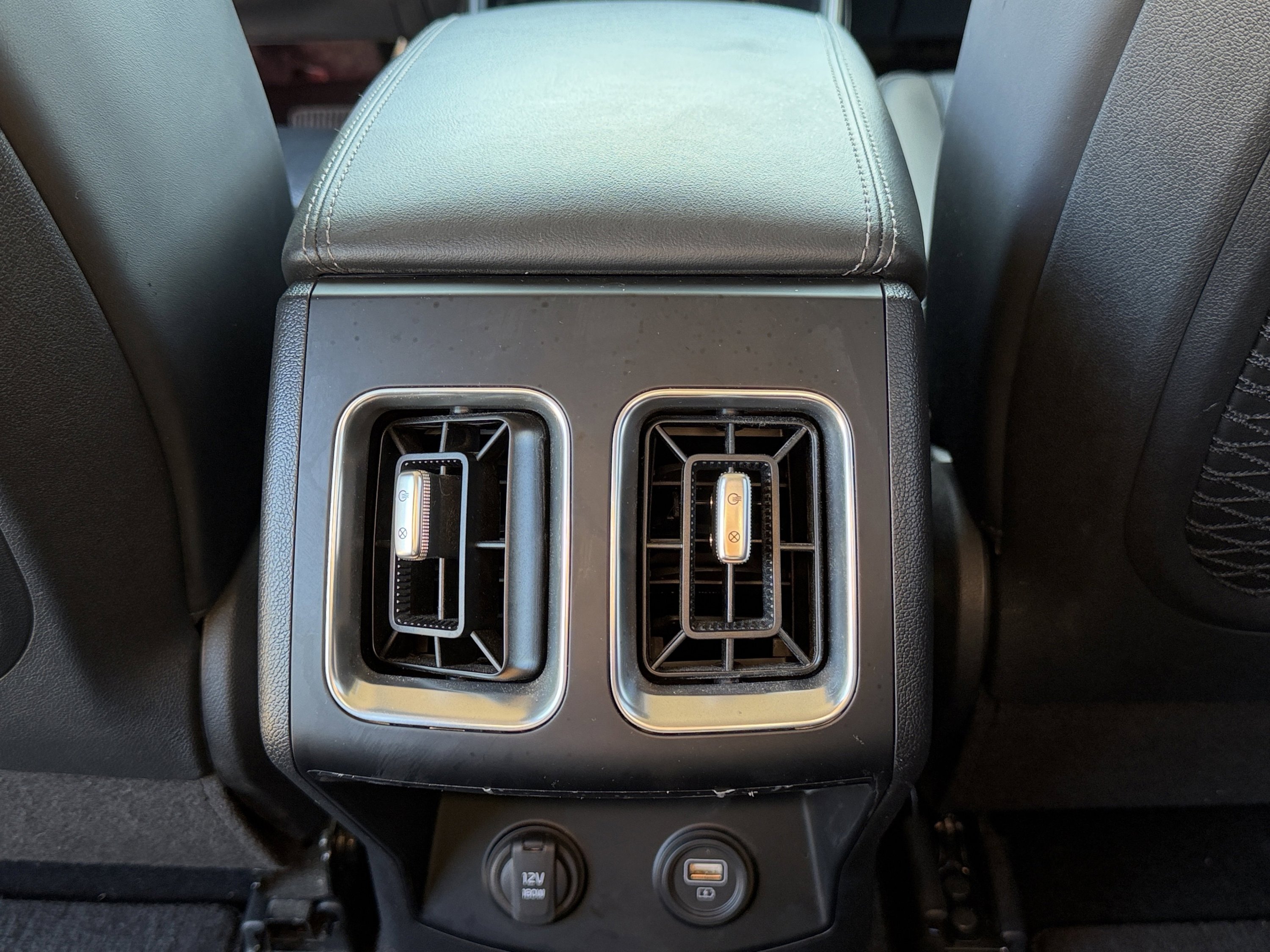 Used 2023 Kia Sorento EX image 27