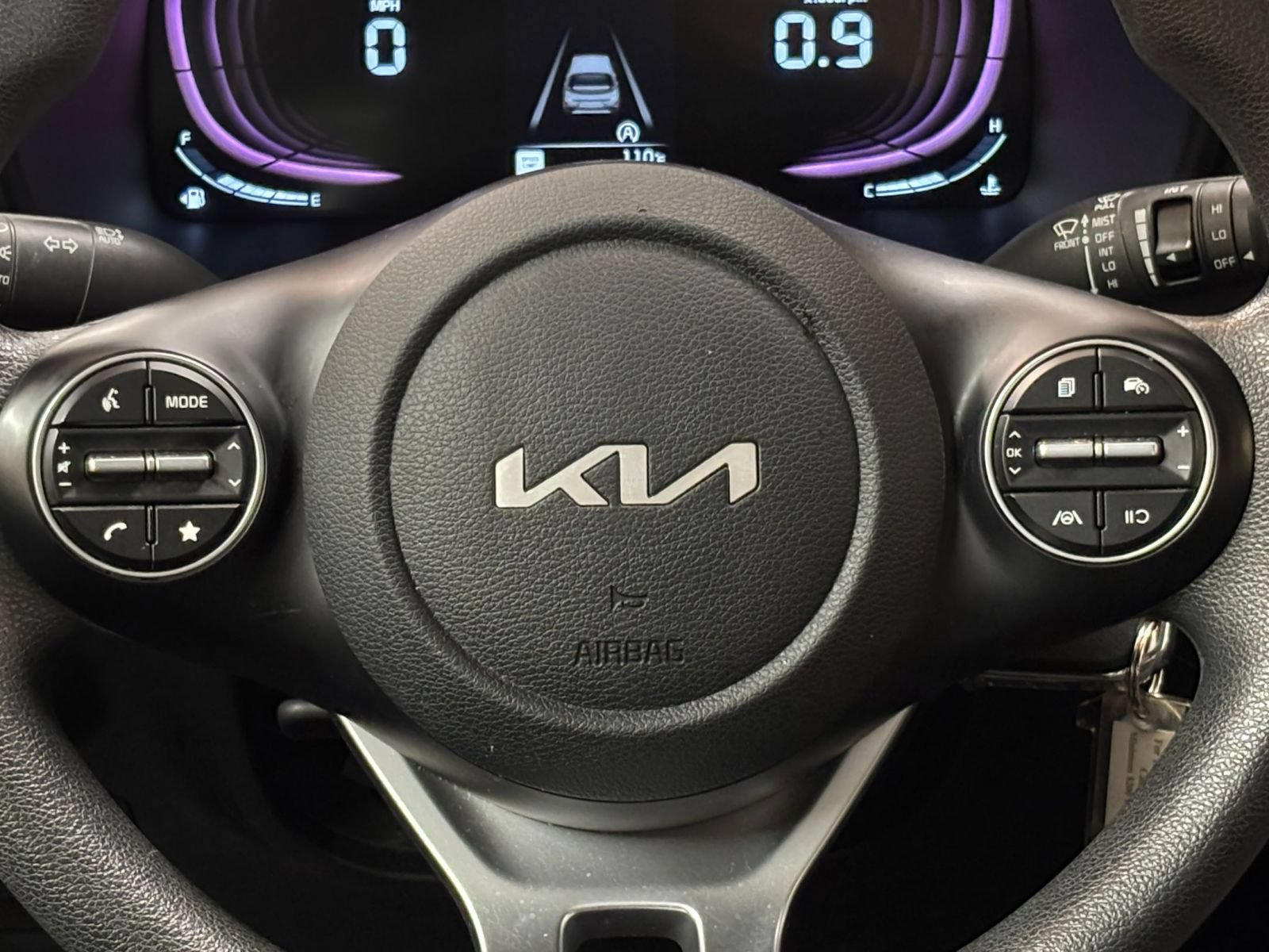 Used 2025 Kia Soul LX w/ LX Technology Package FWD image 21