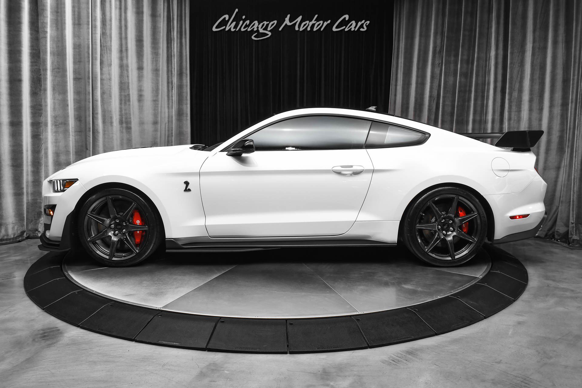 Used 2022 Ford Mustang Shelby GT500 w/ Carbon Fiber Track Pack RWD image 36