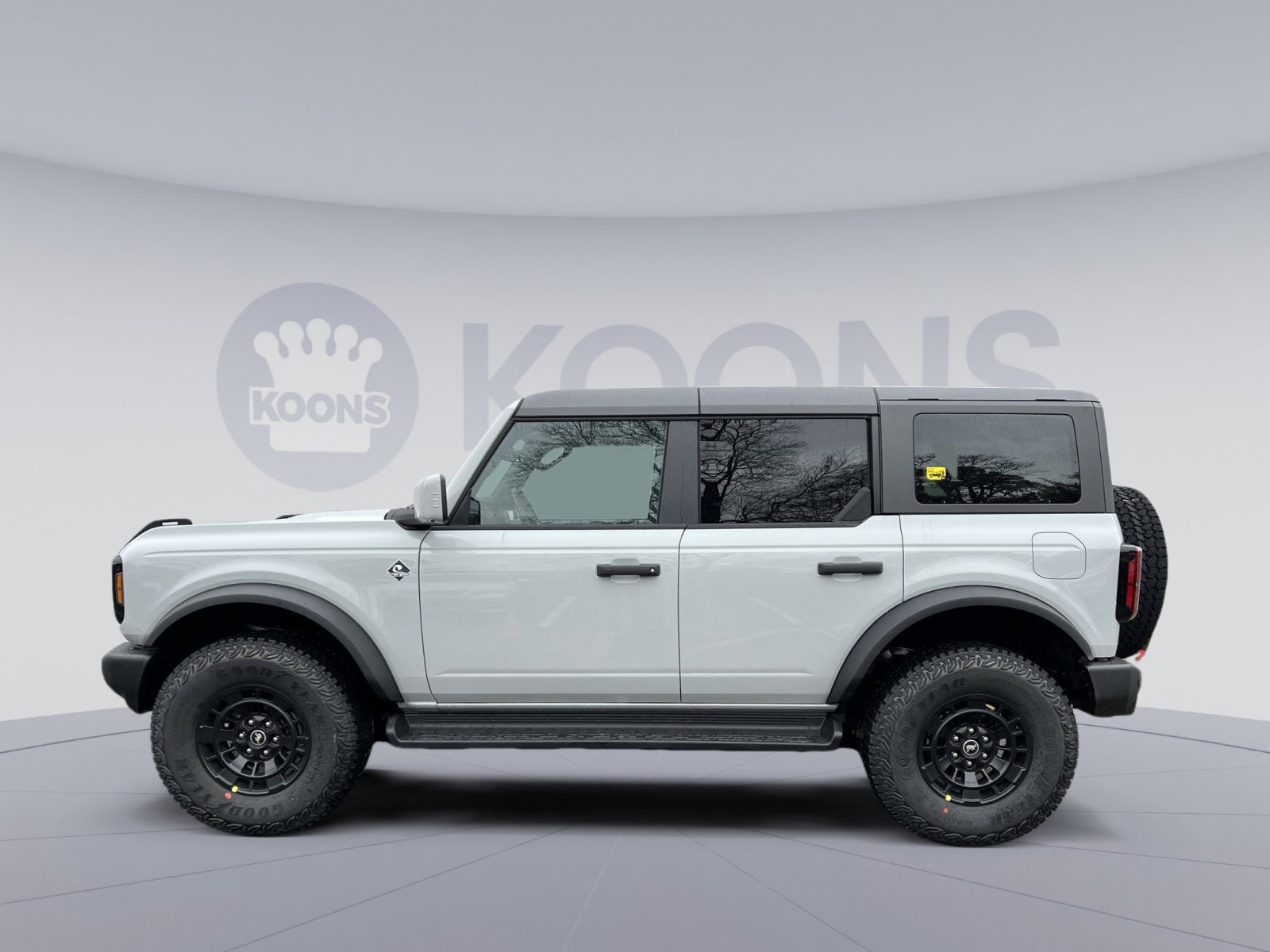 New 2026 Ford Bronco Outer Banks w/ Sasquatch Package image 2