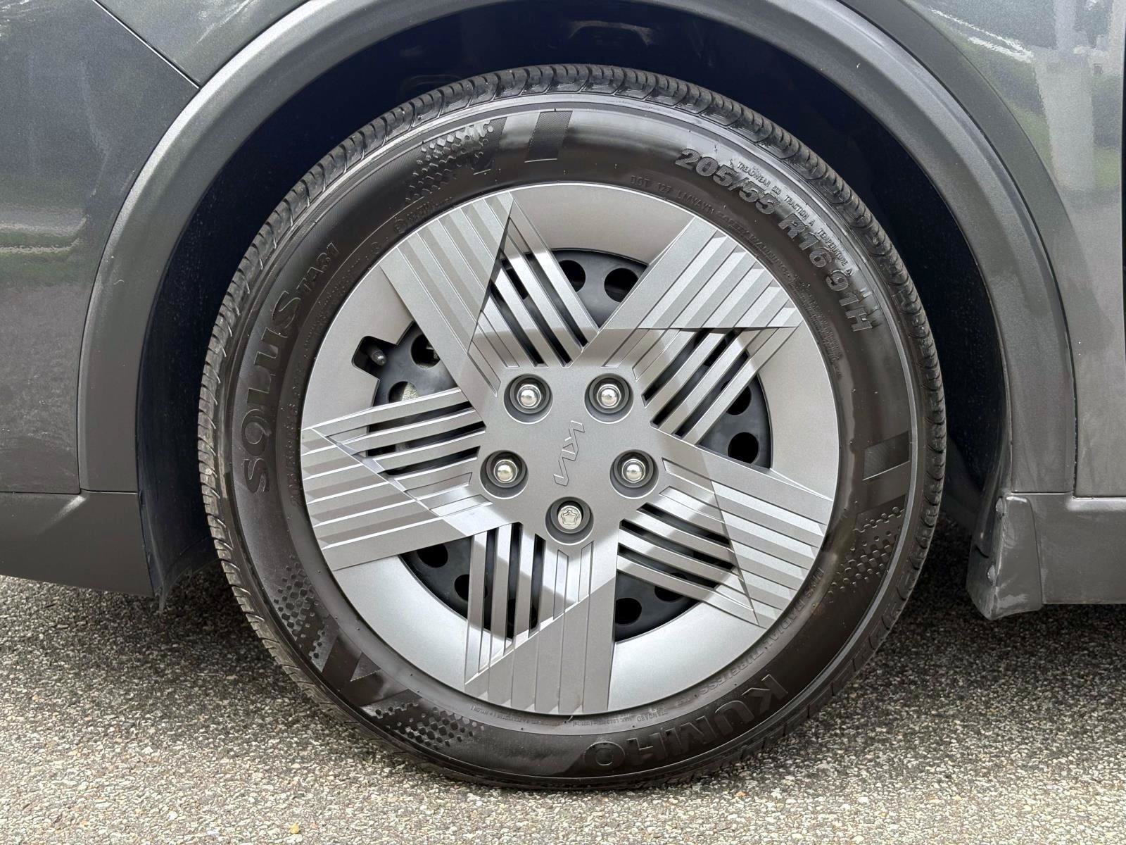 Certified 2025 Kia K4 FWD image 28