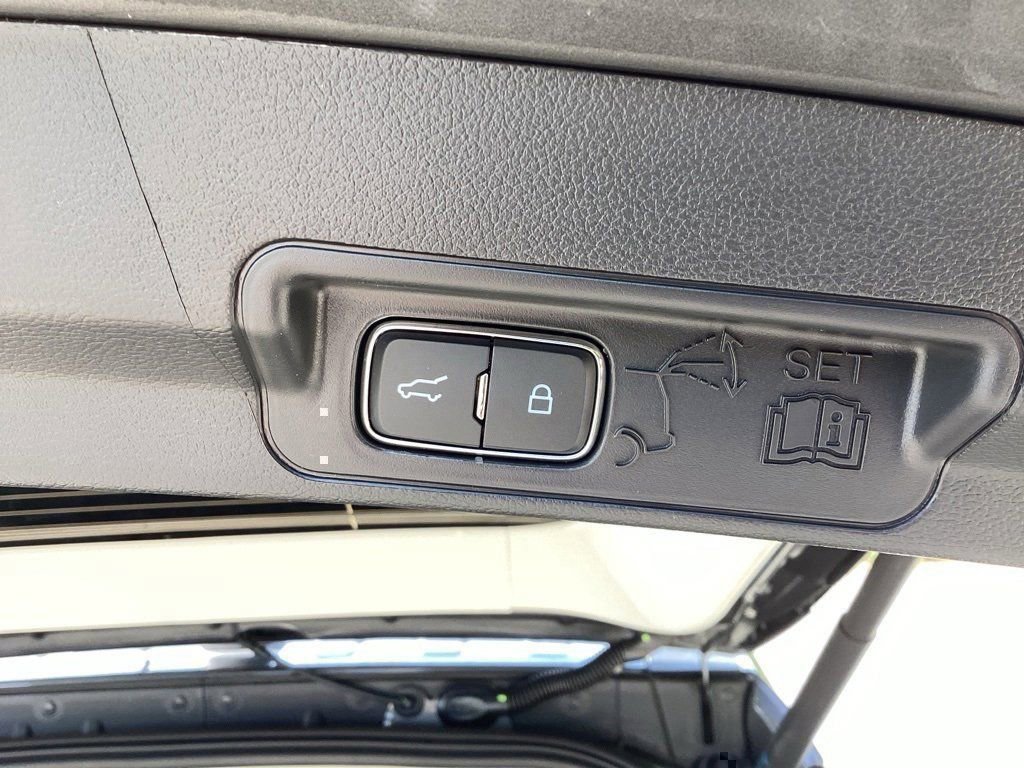 New 2025 Ford Explorer Active w/ Active Comfort Package image 16