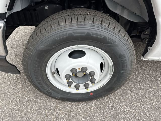 New 2027 Ford E-350 and Econoline 350 Super Duty RWD image 13