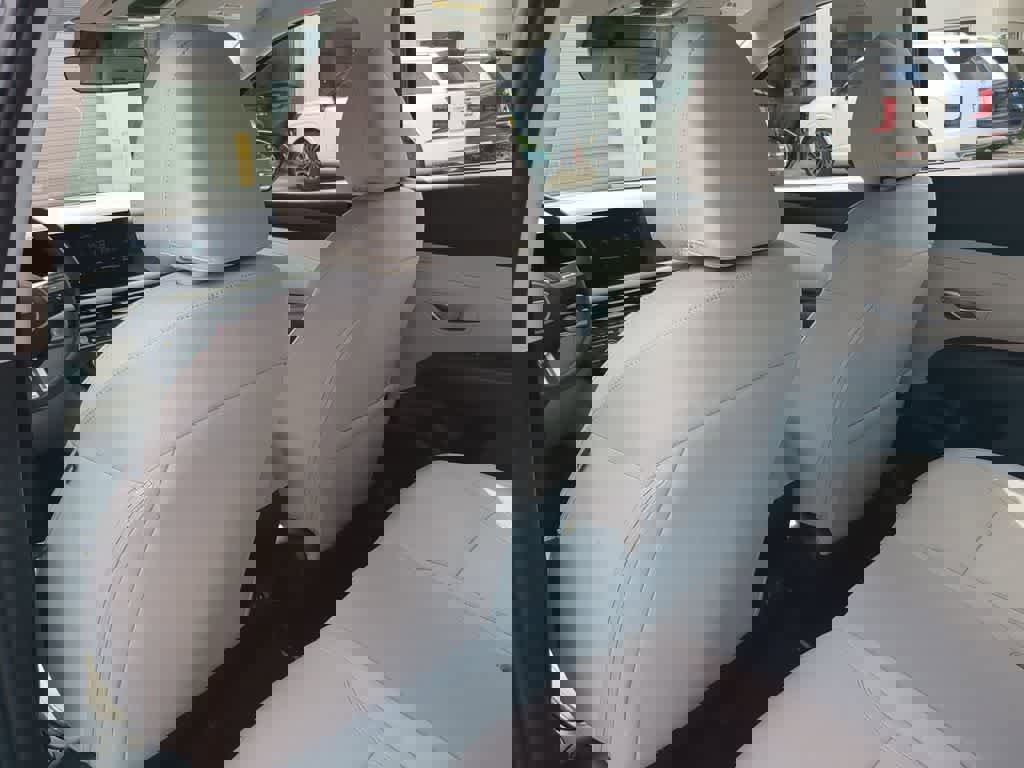 New 2026 Hyundai Tucson SE image 19