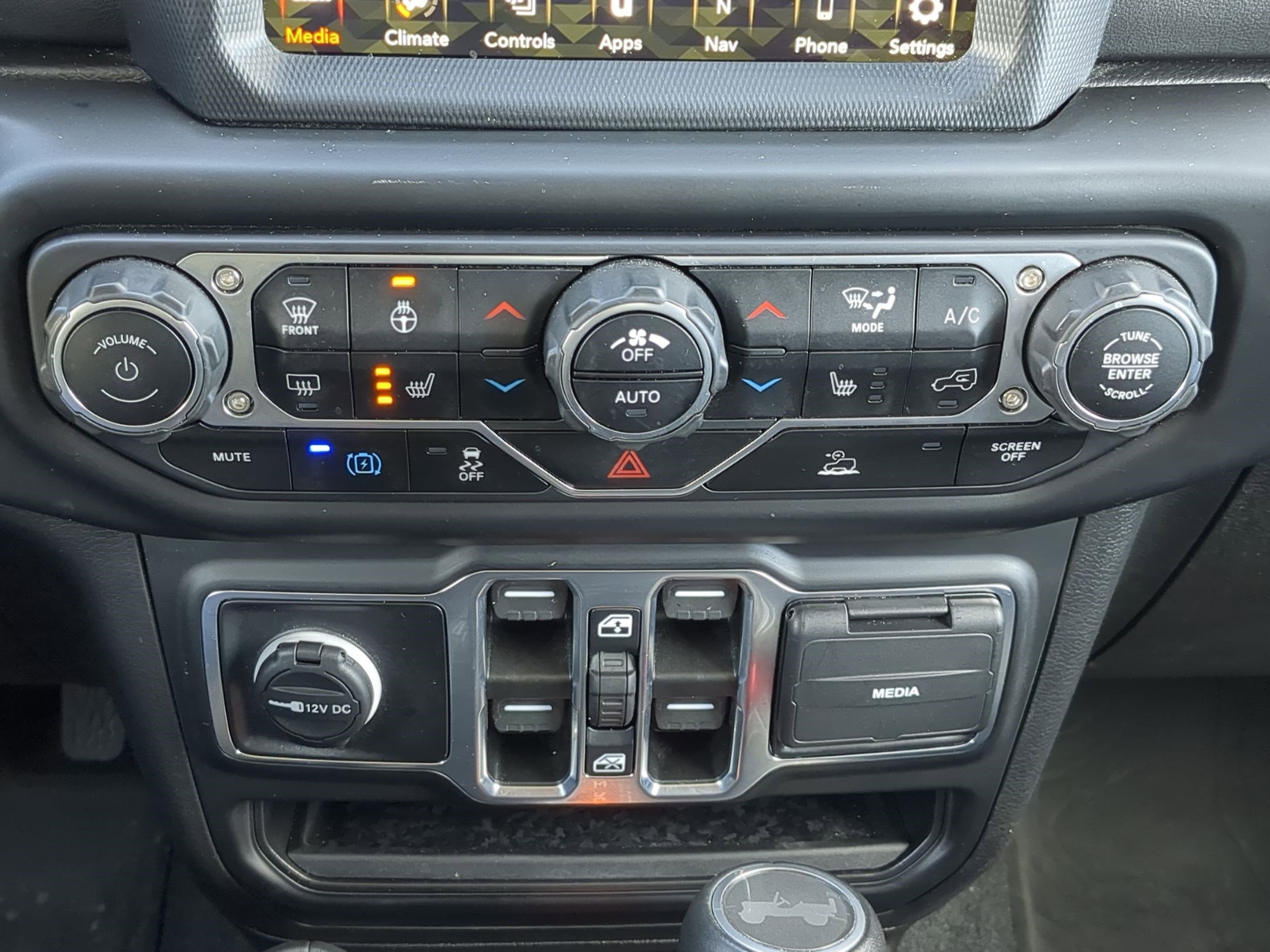 Used 2023 Jeep Wrangler Sahara w/ Cold Weather Group image 27