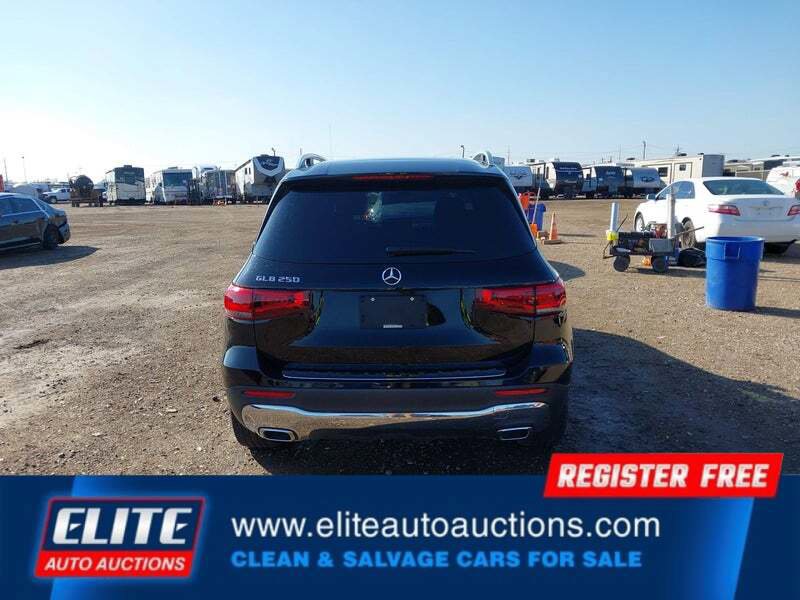 Used 2021 Mercedes-Benz GLB 250 image 32