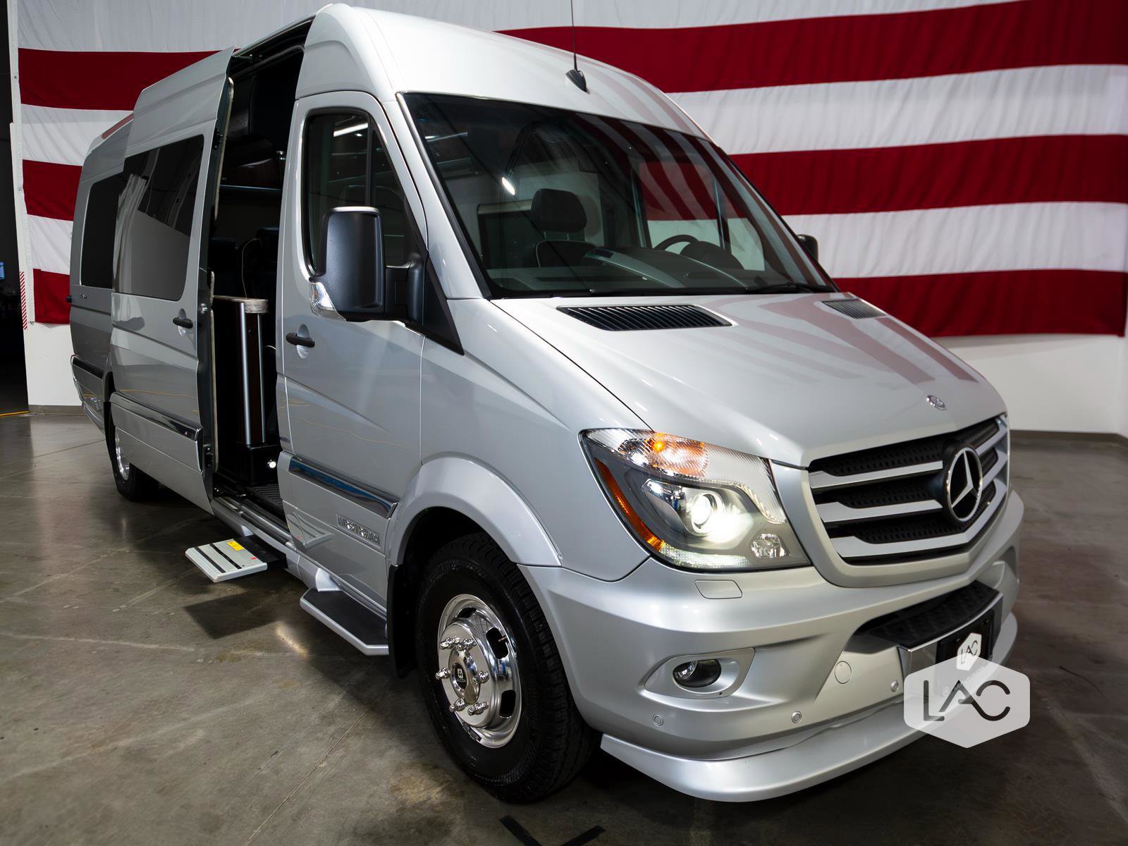 Used 2015 Mercedes-Benz Sprinter 3500 image 2