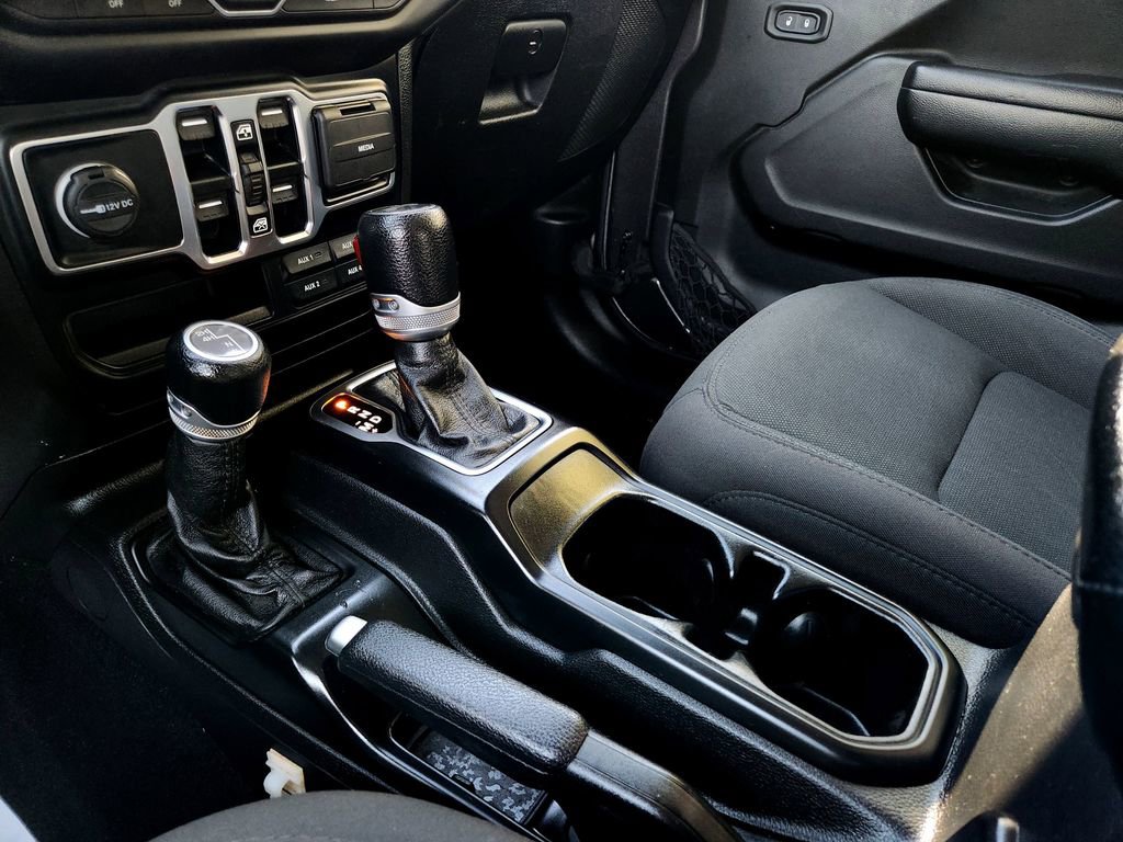 Used 2021 Jeep Wrangler Unlimited Sport image 25