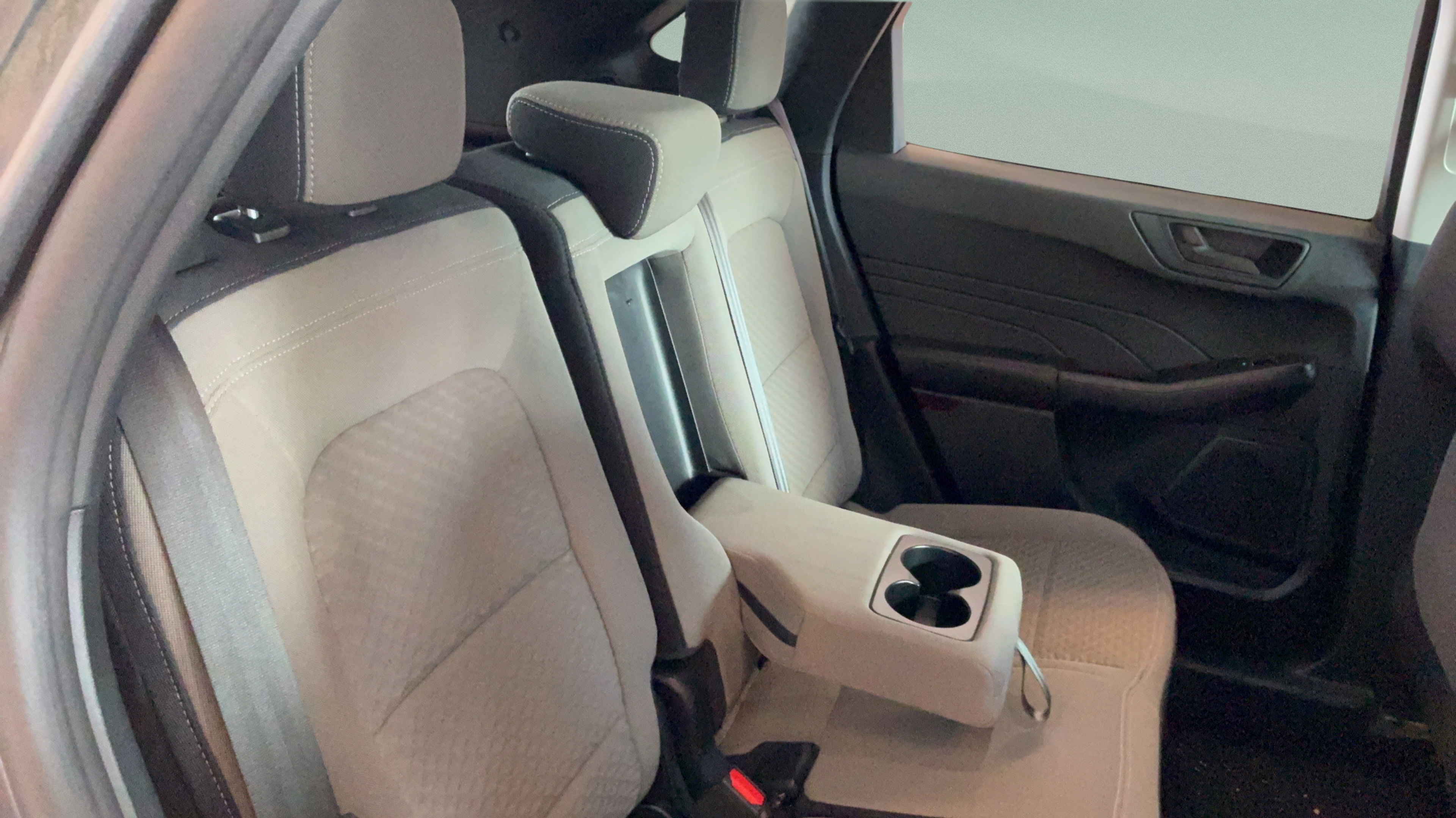 Used 2022 Ford Escape SE w/ SE Sport Appearance Package FWD image 28