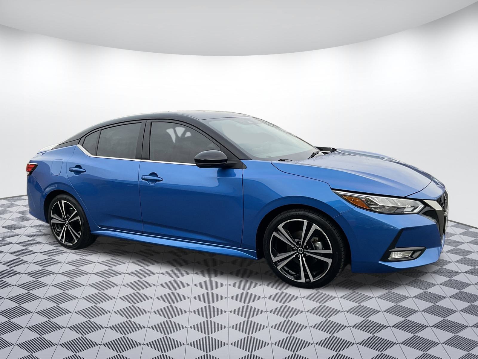 Used 2022 Nissan Sentra SR image 1