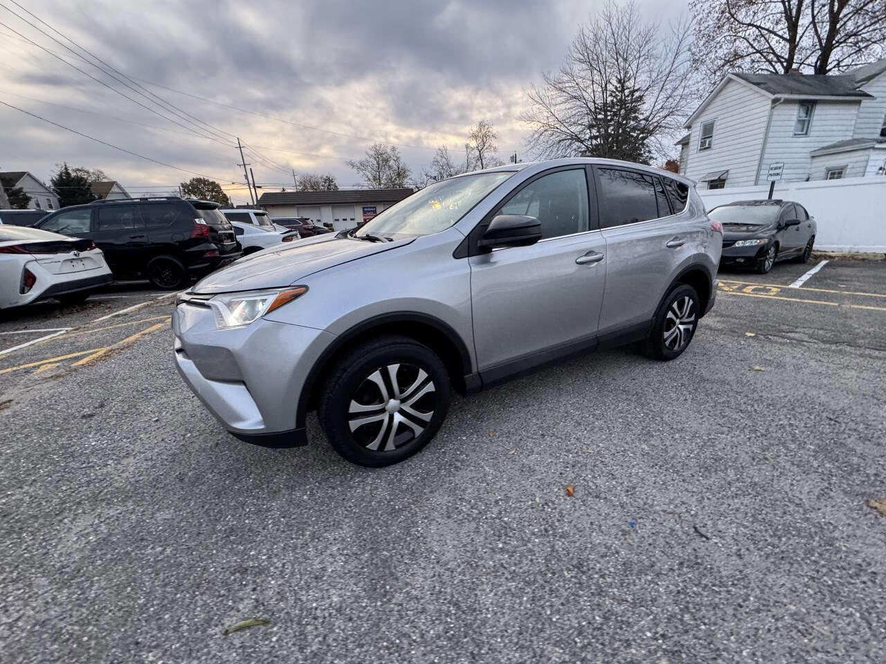 Used 2018 Toyota RAV4 LE w/ All Weather Liner Package image 18