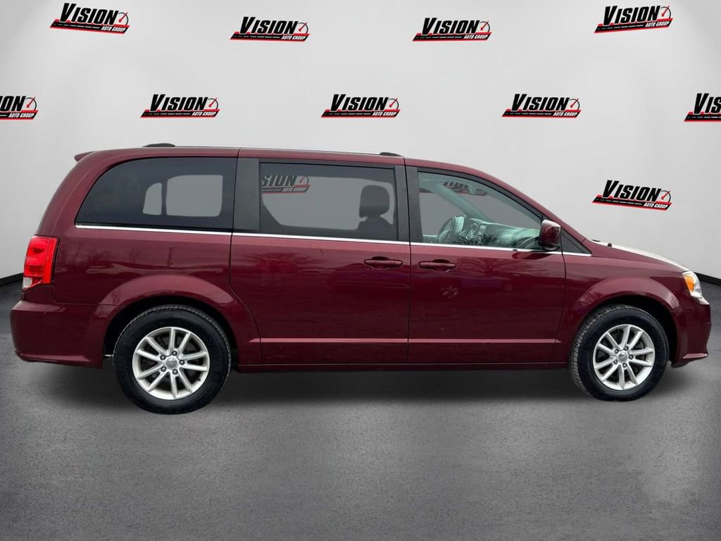 Used 2019 Dodge Grand Caravan SXT image 4