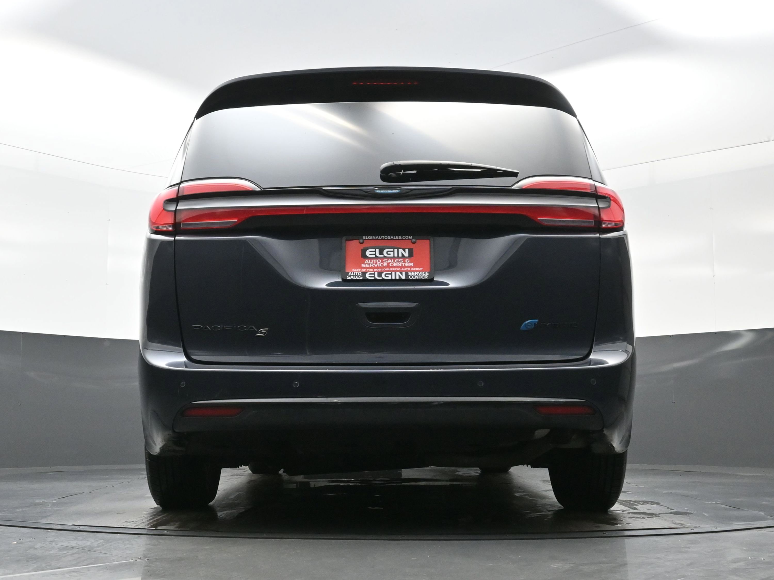 Used 2021 Chrysler Pacifica Touring w/ Uconnect Theater Family Group image 31